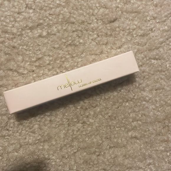 New MELLOW Lip Gloss Shade Tropez - Picture 7 of 9